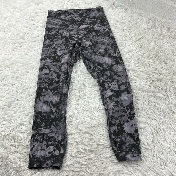 Lululemon Align Crop *21" Floral Illusion Ice Grey Multi - Picture 1 of 6